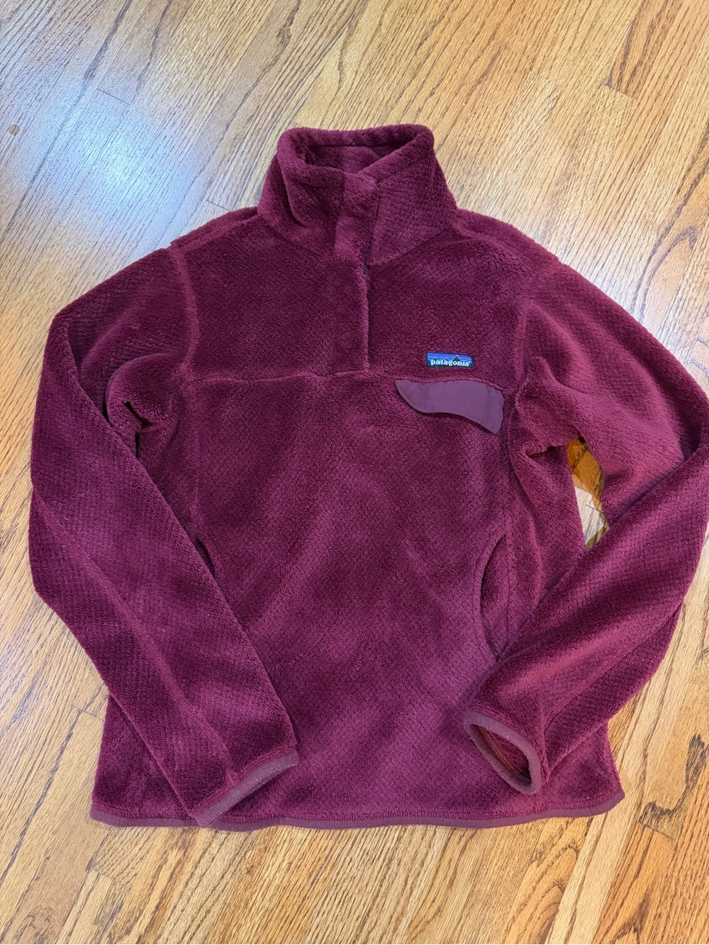 Patagonia Women’s Wine/Burgundy Pullover with Logo Patch Sz S